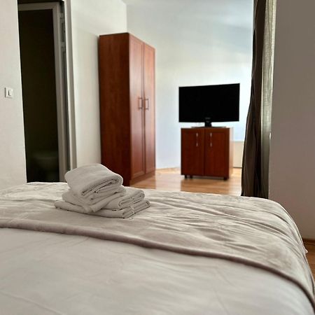 Ambra Room'S Braşov Extérieur photo