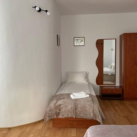 Ambra Room'S Braşov Extérieur photo