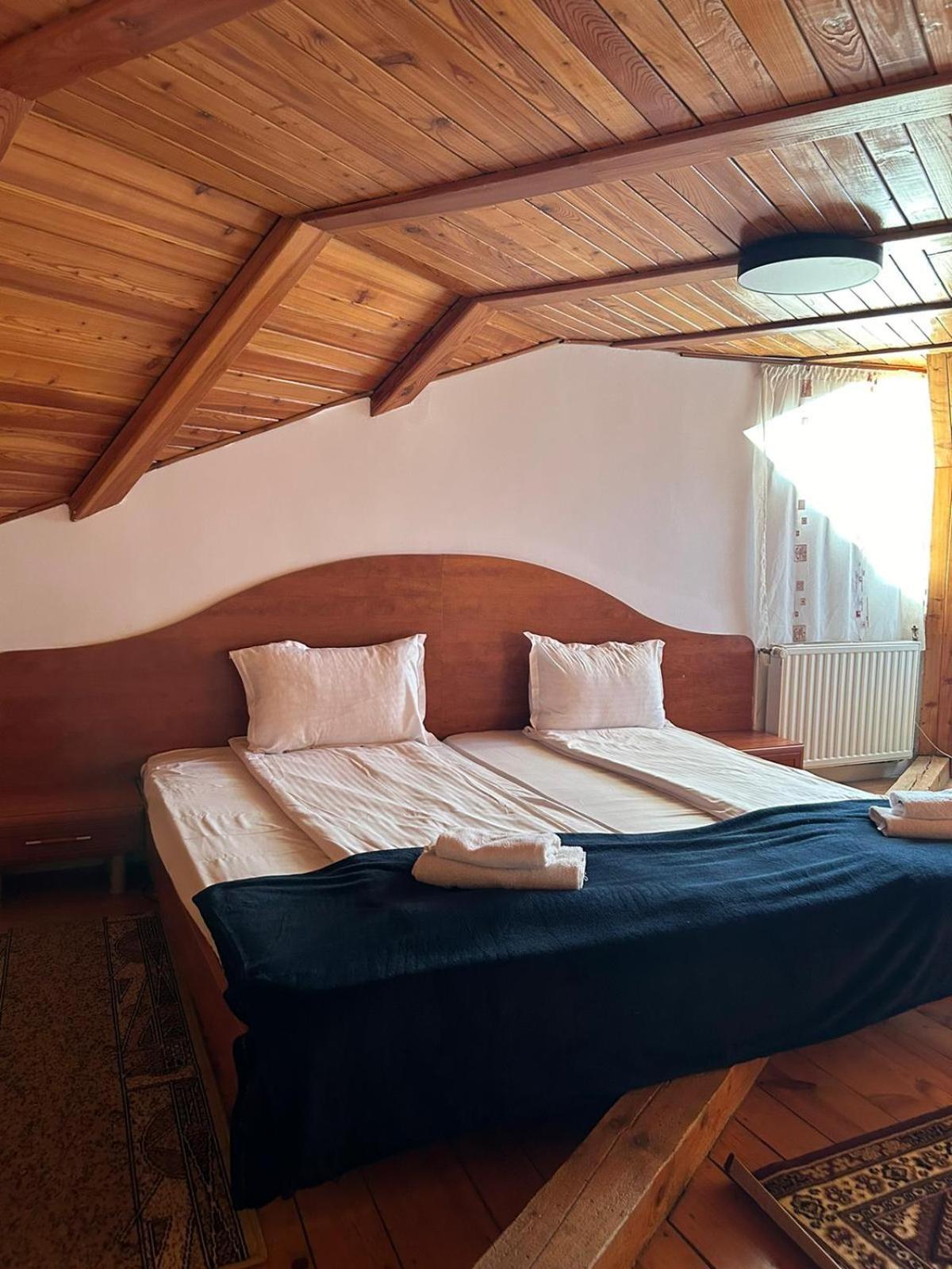 Ambra Room'S Braşov Extérieur photo