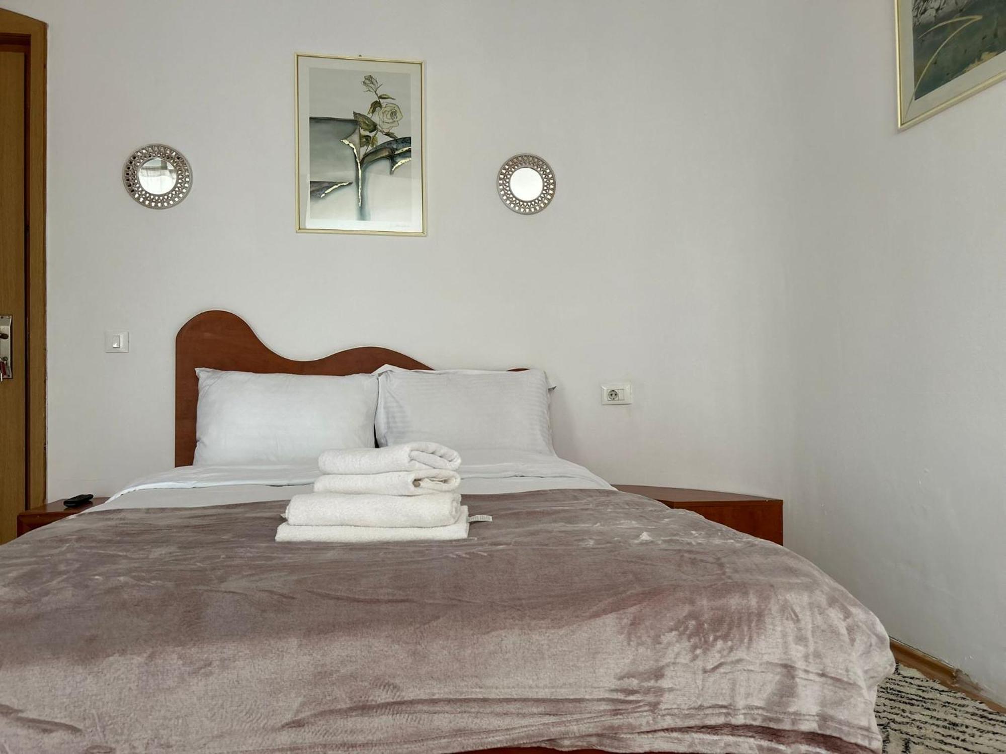 Ambra Room'S Braşov Extérieur photo