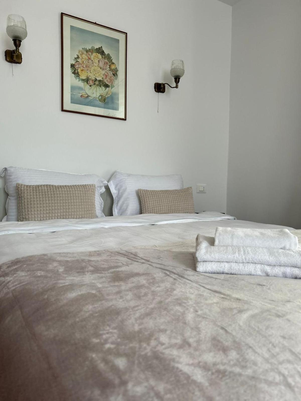 Ambra Room'S Braşov Extérieur photo