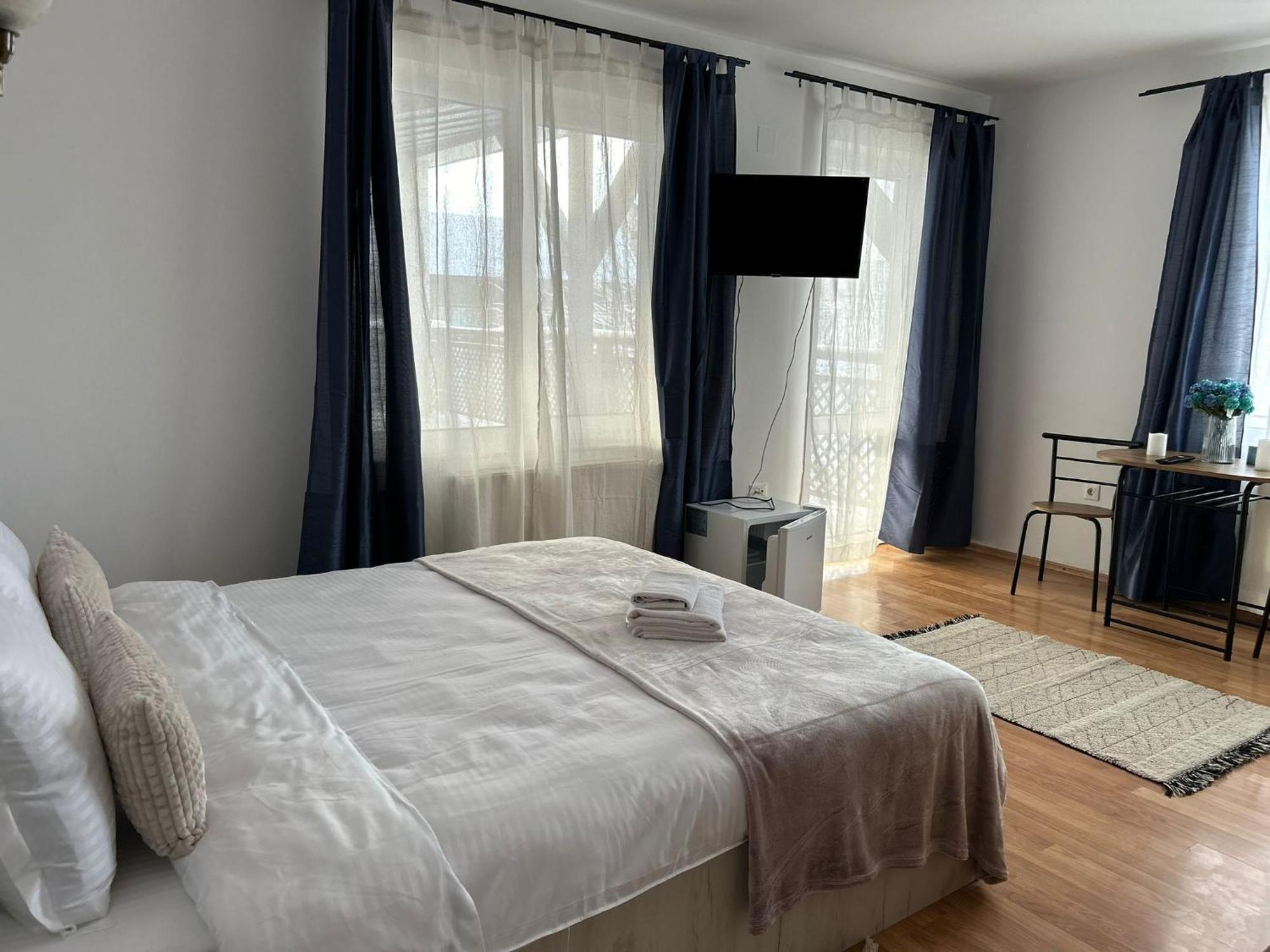 Ambra Room'S Braşov Extérieur photo