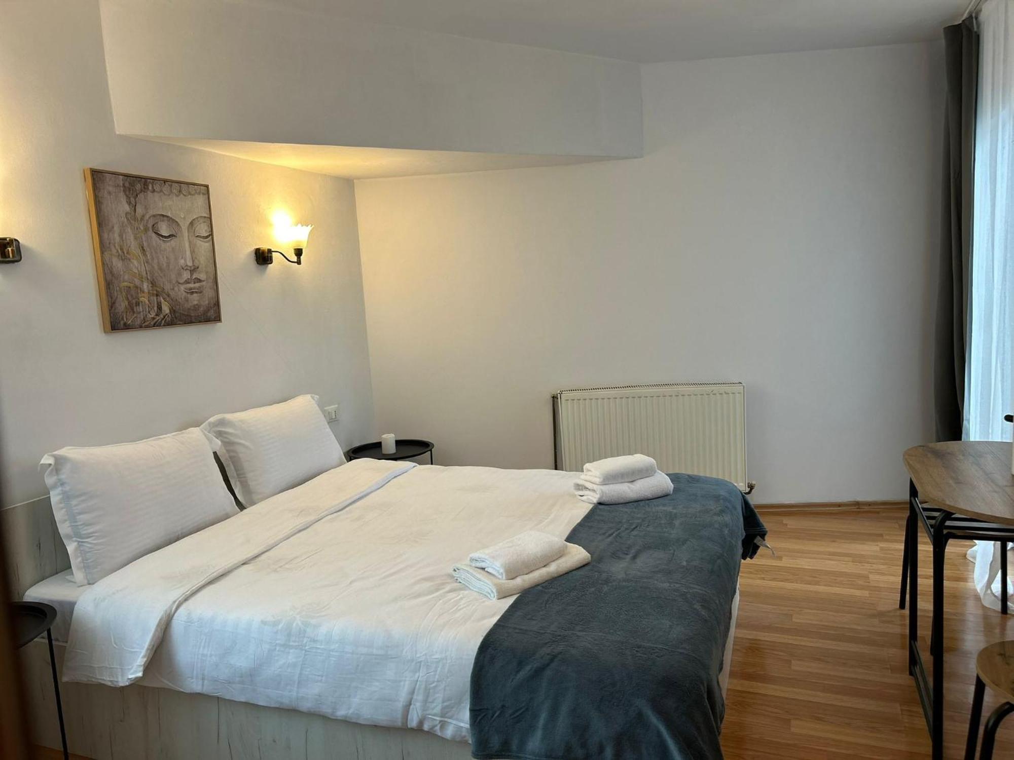 Ambra Room'S Braşov Extérieur photo